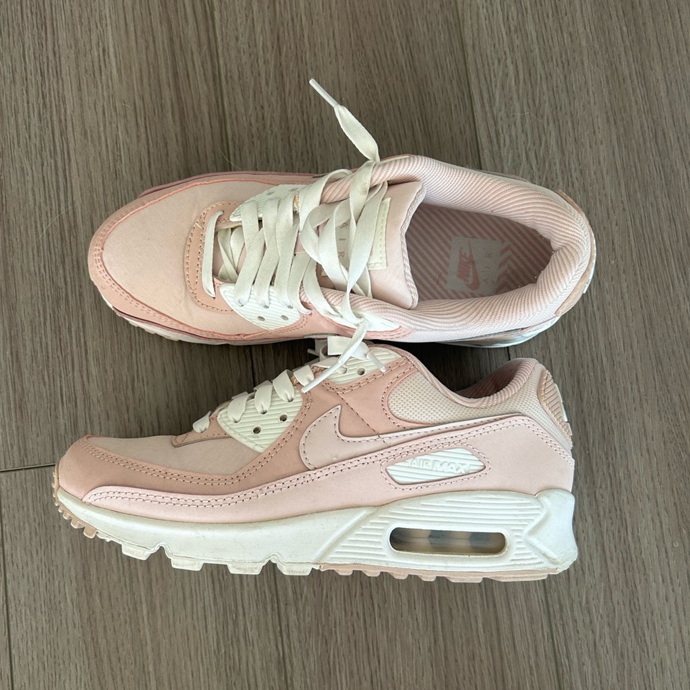 Pink Air Max 90